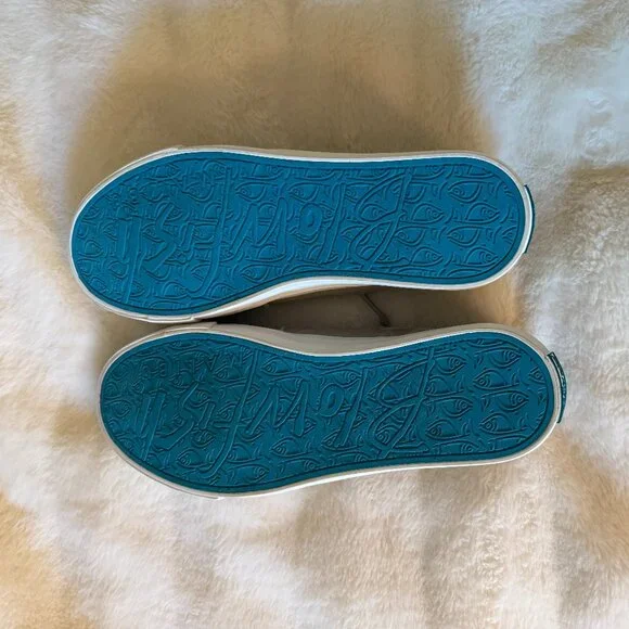 Blowfish Malibu embroidered sneakers women size 9.5 New - Picture 6 of 7